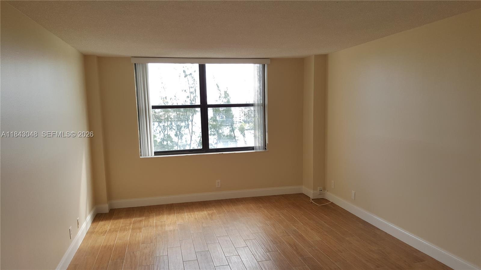 Aventura FL 33160 - A11843048