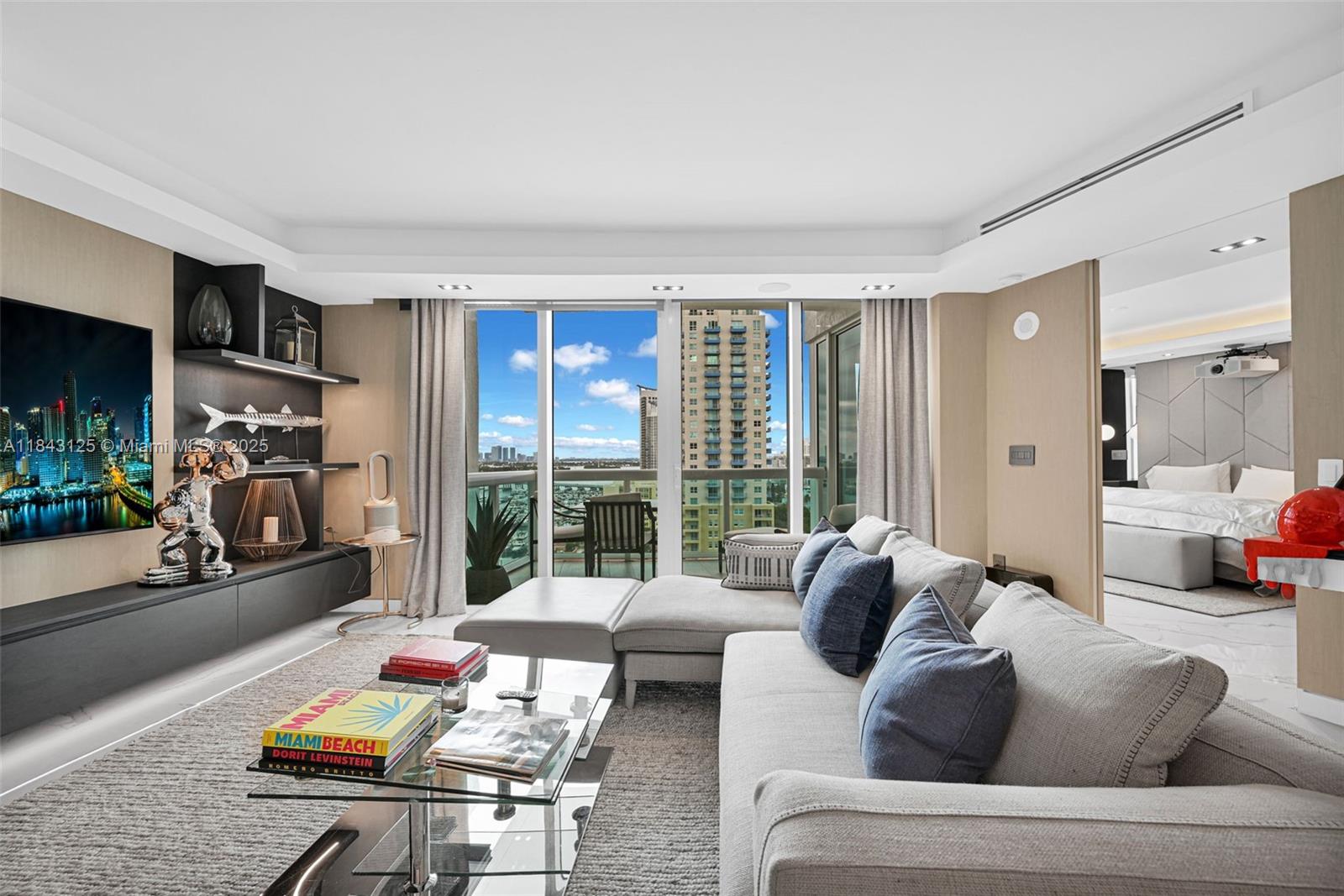 1000 S Pointe Dr #1706, Miami Beach FL 33139