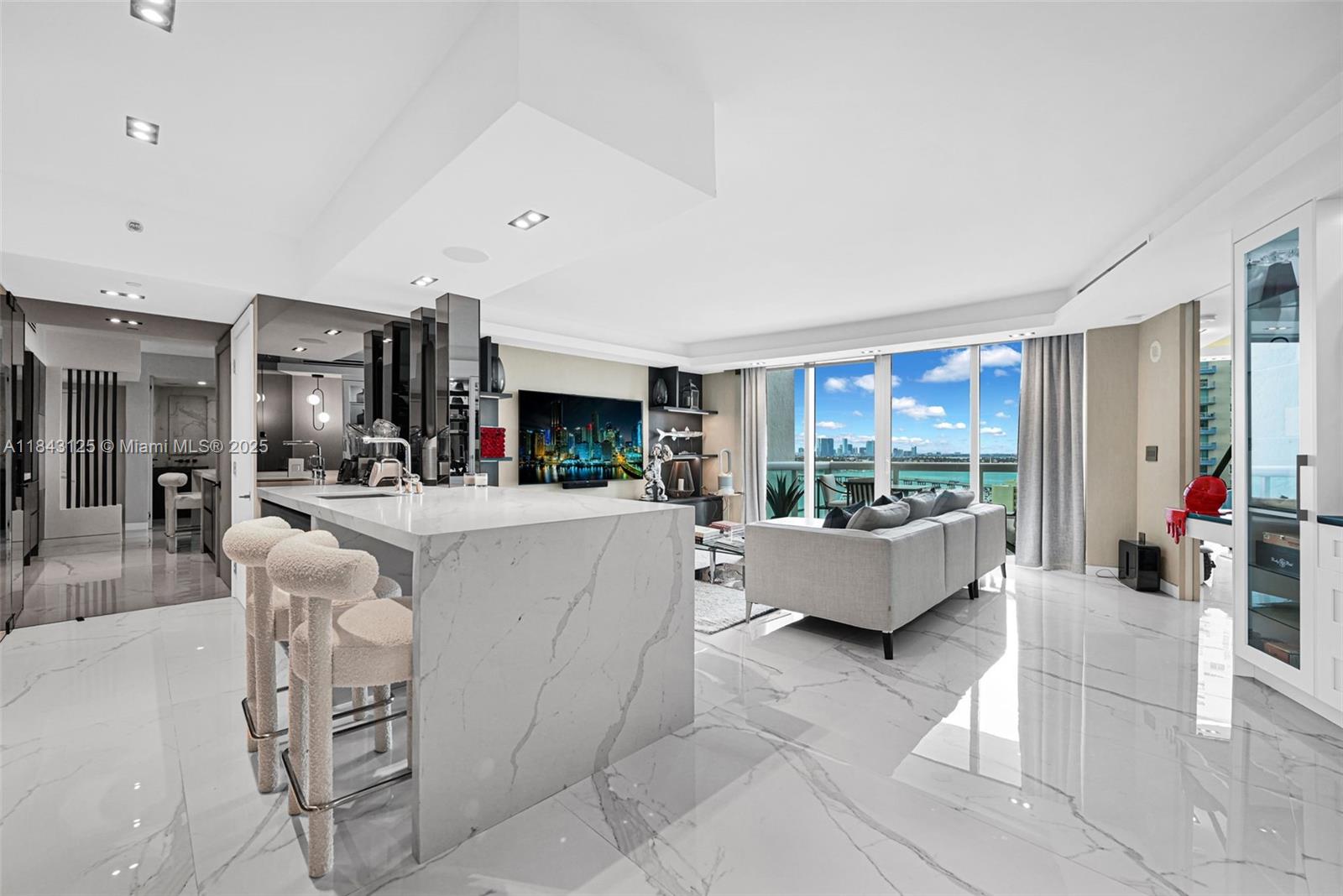 1000 S Pointe Dr #1706, Miami Beach FL 33139