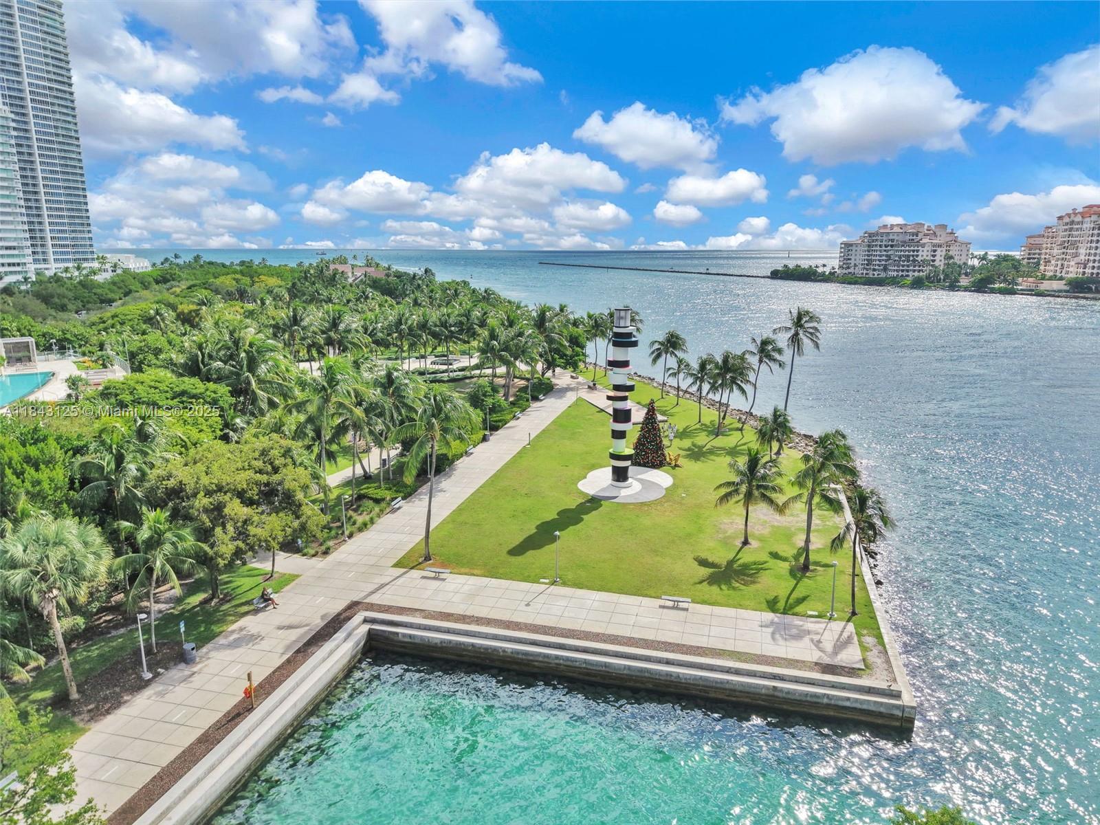 1000 S Pointe Dr #1706, Miami Beach FL 33139