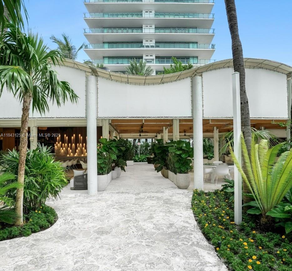 1000 S Pointe Dr #1706, Miami Beach FL 33139