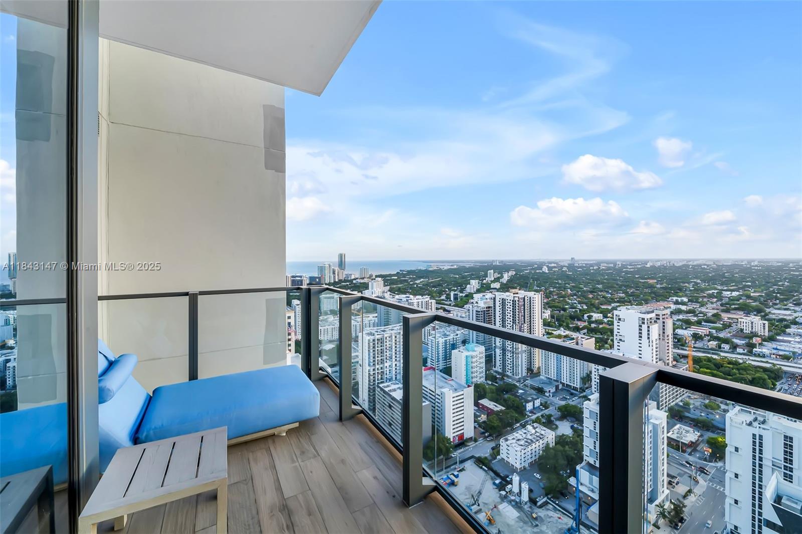 88 SW 7th St #4006, Miami FL 33130
