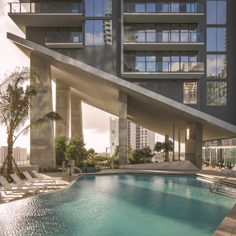 88 SW 7th St #4006, Miami FL 33130