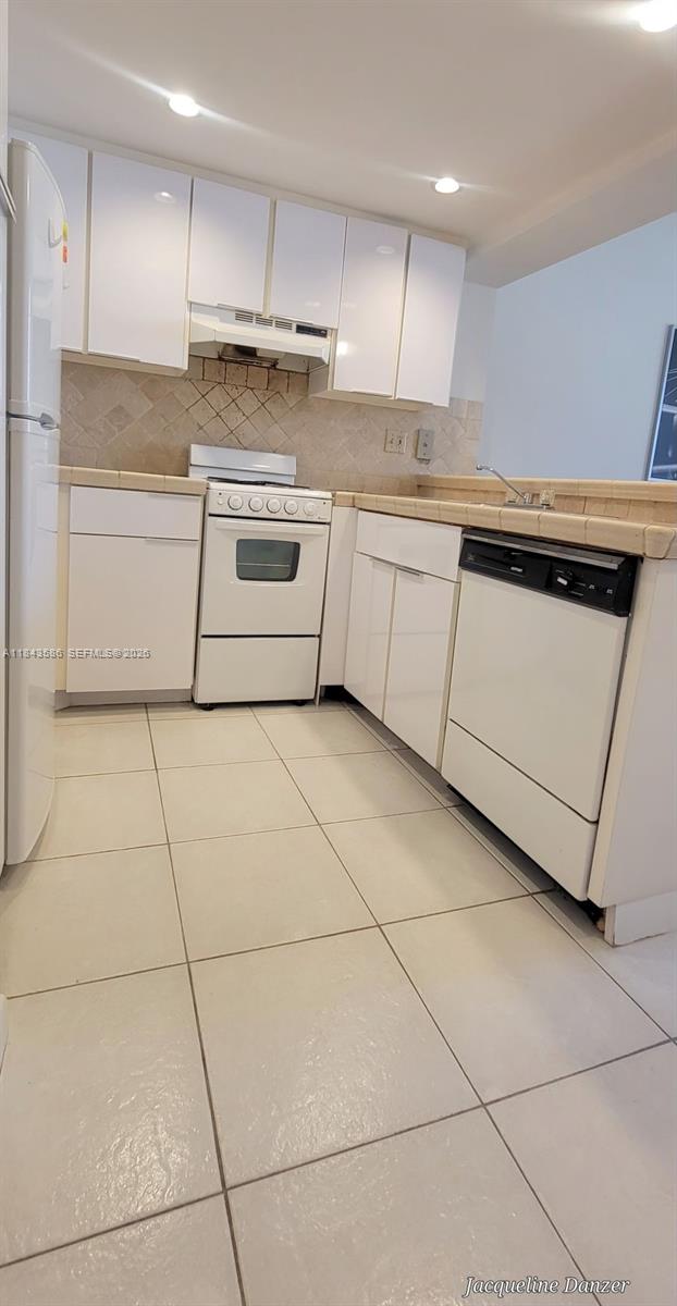 540 Brickell Key Dr #307, Miami FL 33131