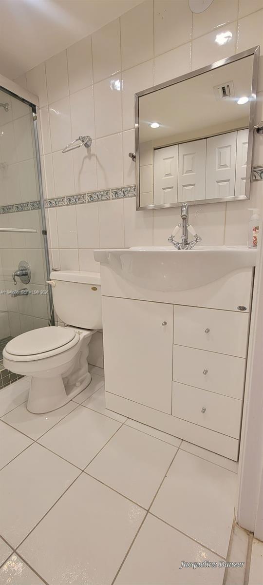 540 Brickell Key Dr #307, Miami FL 33131