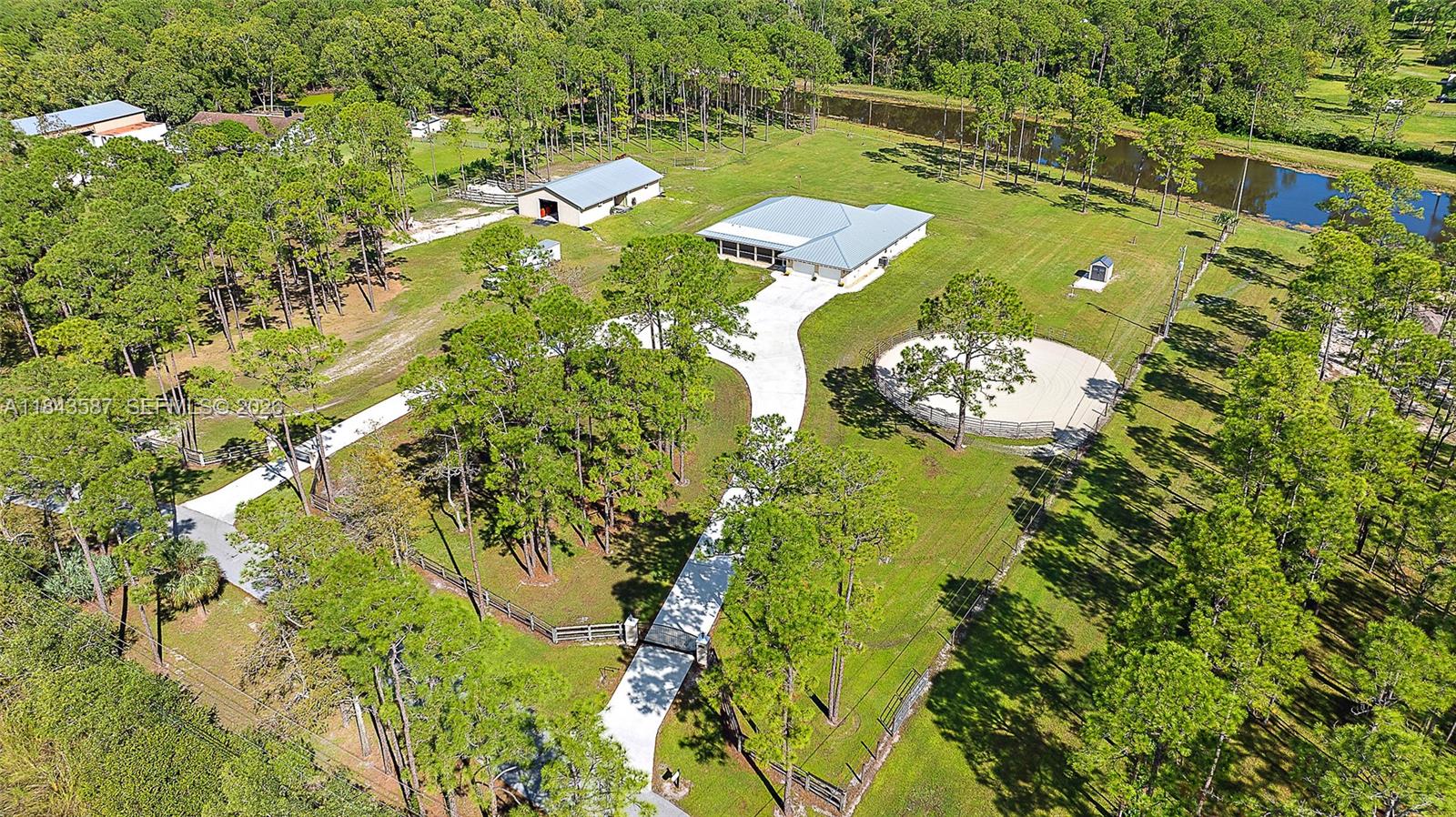13006 Arrowwood Dr, Palm Beach Gardens FL 33418