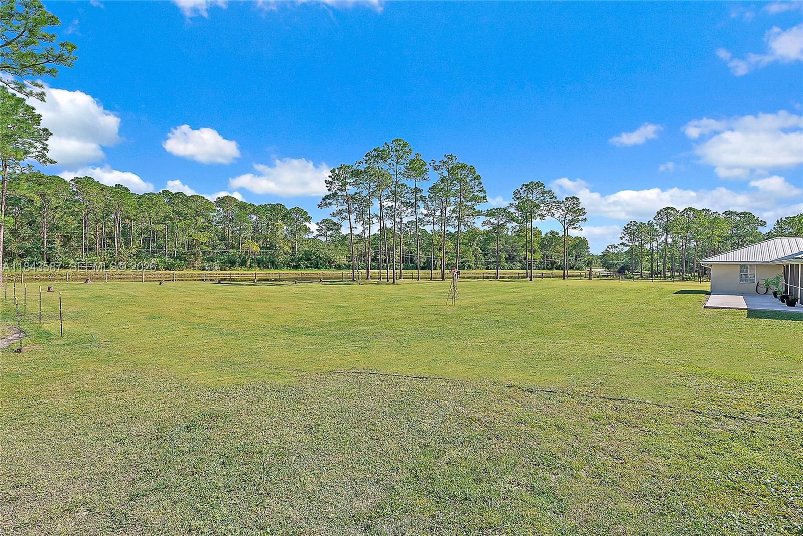 13006 Arrowwood Dr, Palm Beach Gardens FL 33418