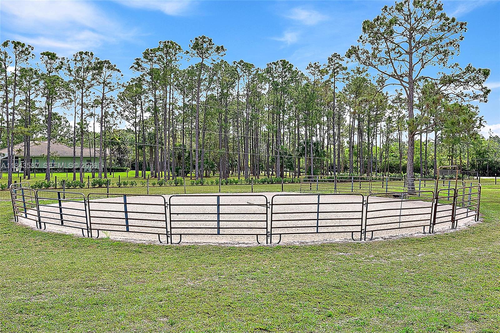 13006 Arrowwood Dr, Palm Beach Gardens FL 33418