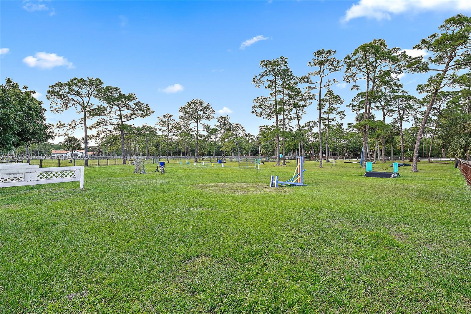 13006 Arrowwood Dr, Palm Beach Gardens FL 33418
