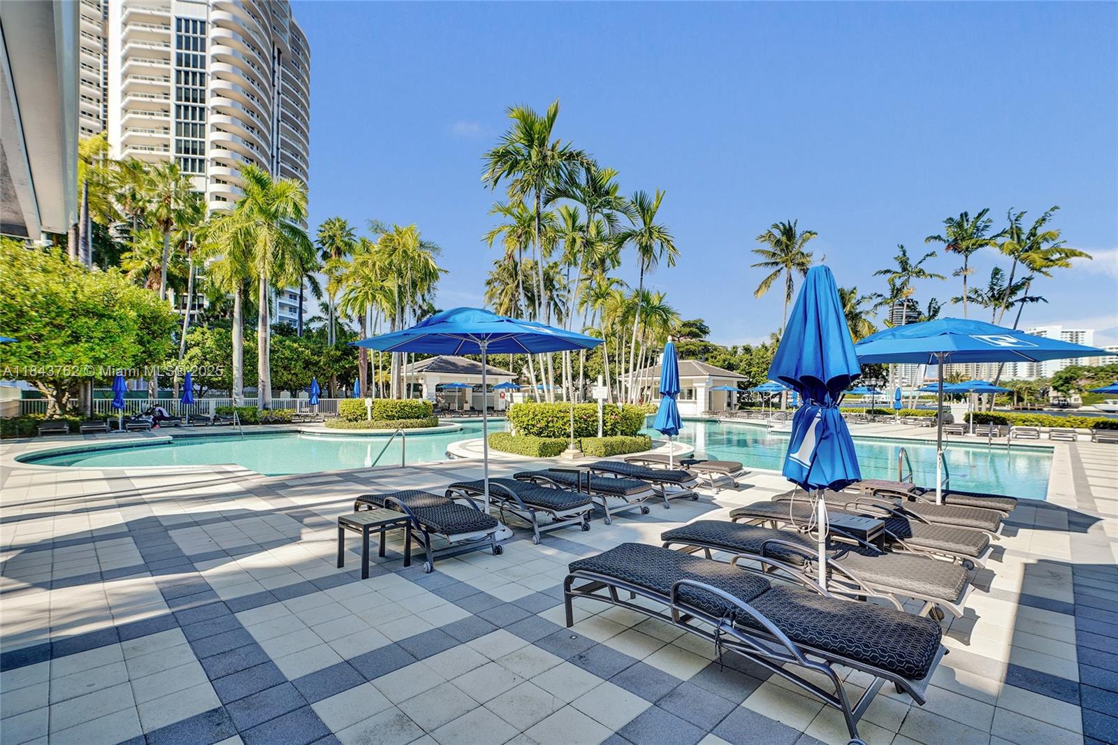 21150 Point Pl #406, Aventura FL 33180