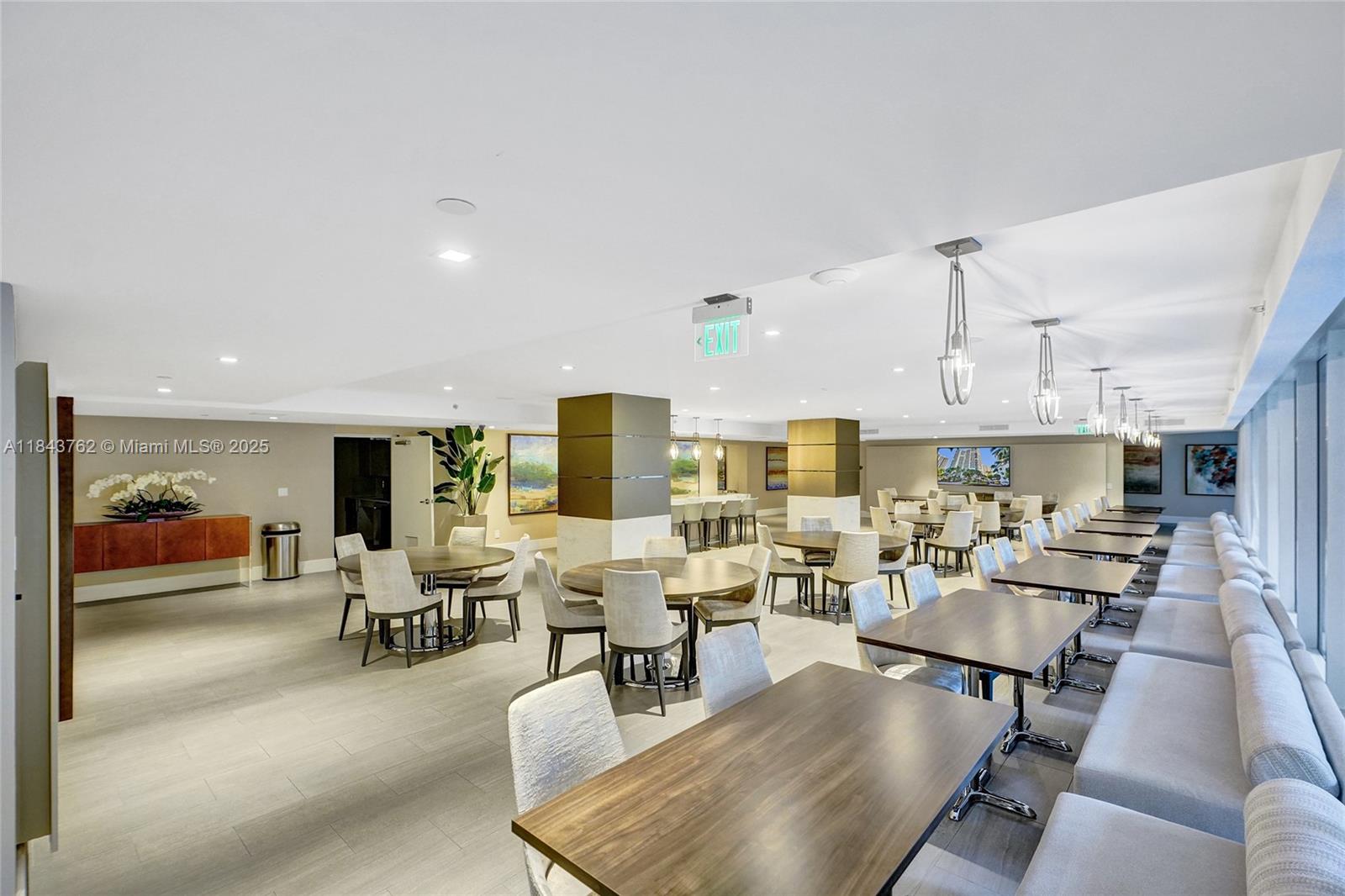 21150 Point Pl #406, Aventura FL 33180