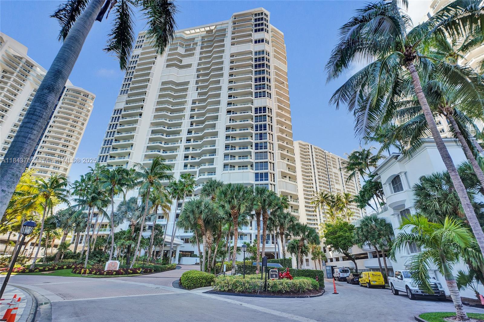 21150 Point Pl #406, Aventura FL 33180