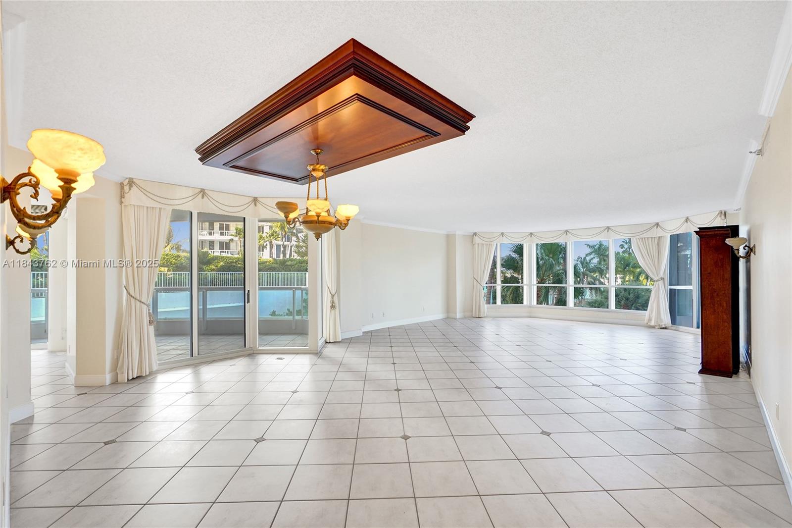 21150 Point Pl #406, Aventura FL 33180