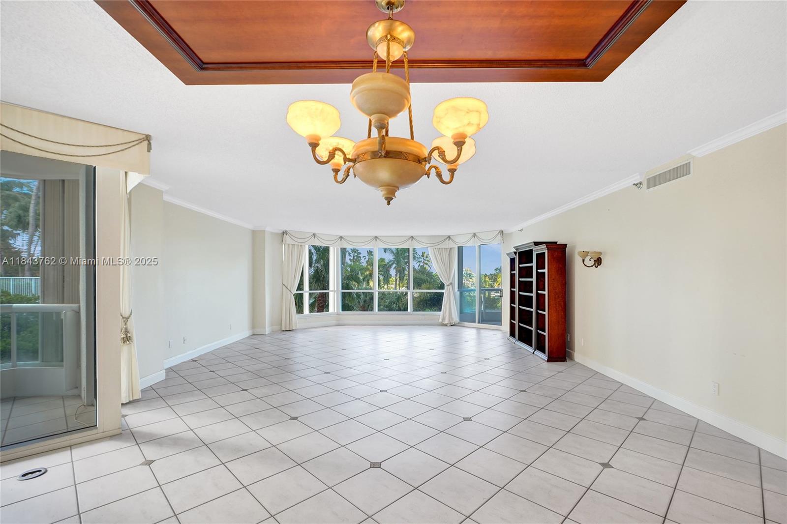 21150 Point Pl #406, Aventura FL 33180