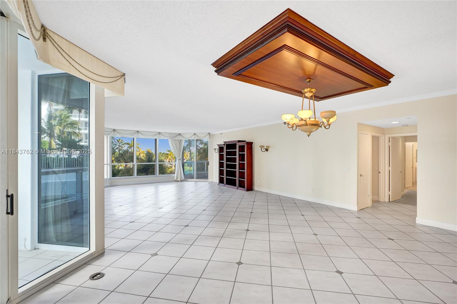 21150 Point Pl #406, Aventura FL 33180