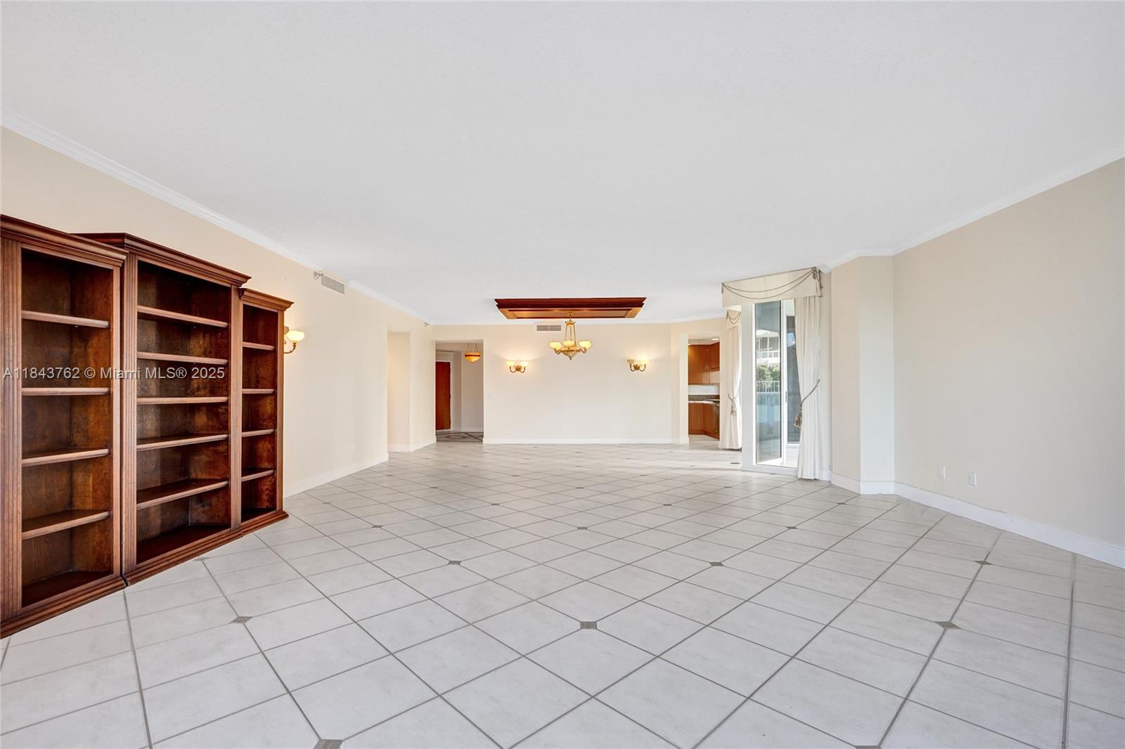 21150 Point Pl #406, Aventura FL 33180