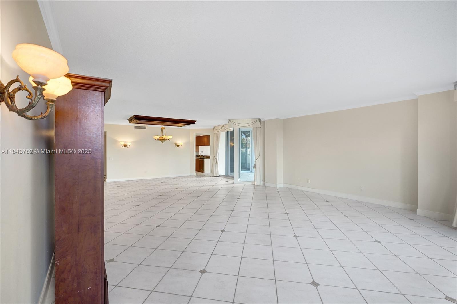 21150 Point Pl #406, Aventura FL 33180