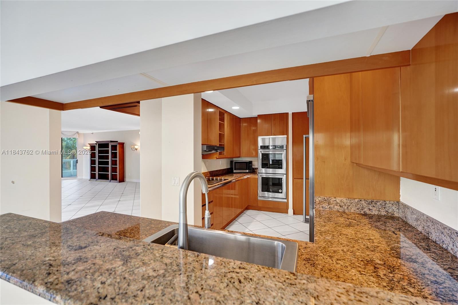 21150 Point Pl #406, Aventura FL 33180