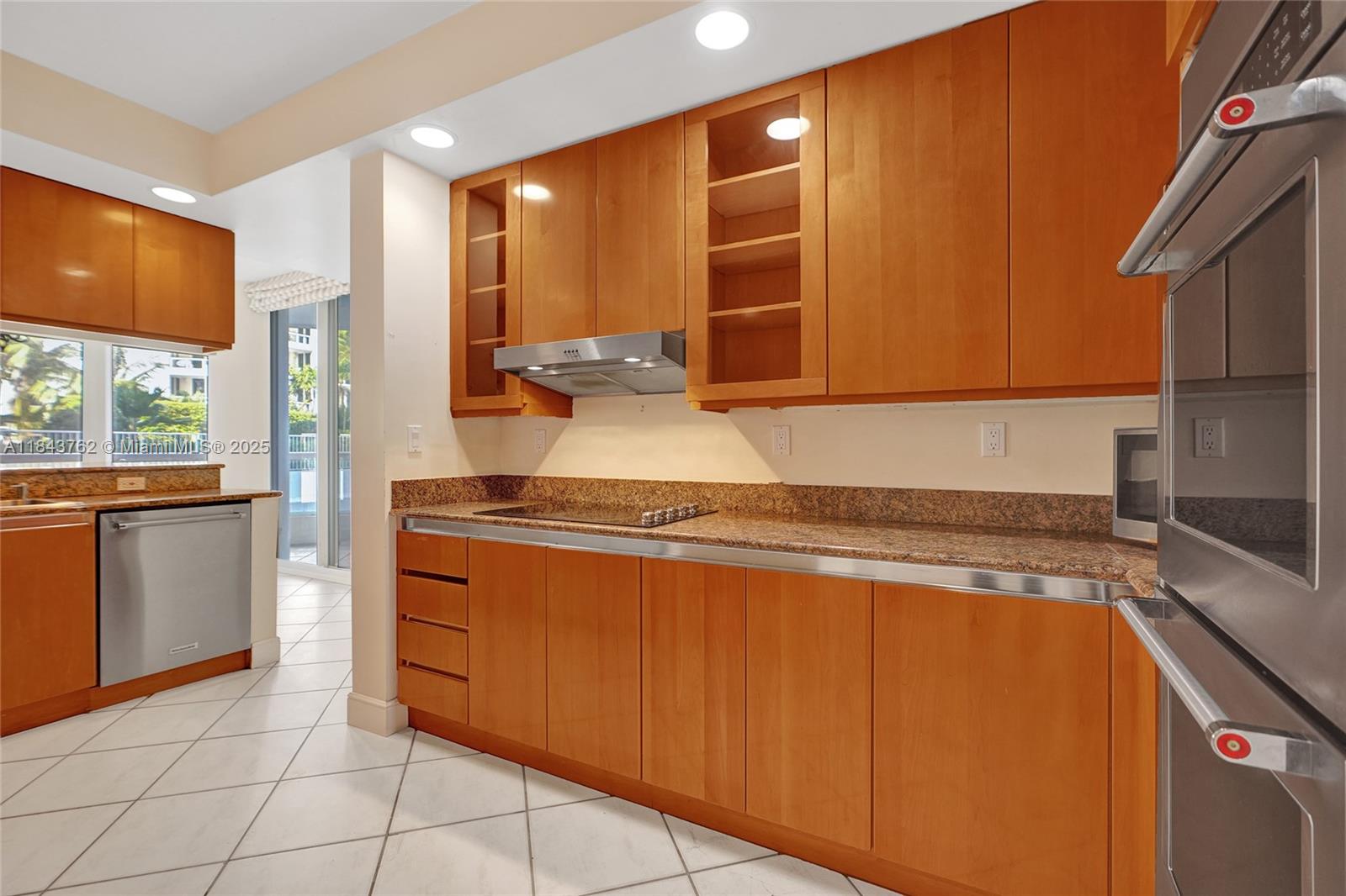 21150 Point Pl #406, Aventura FL 33180