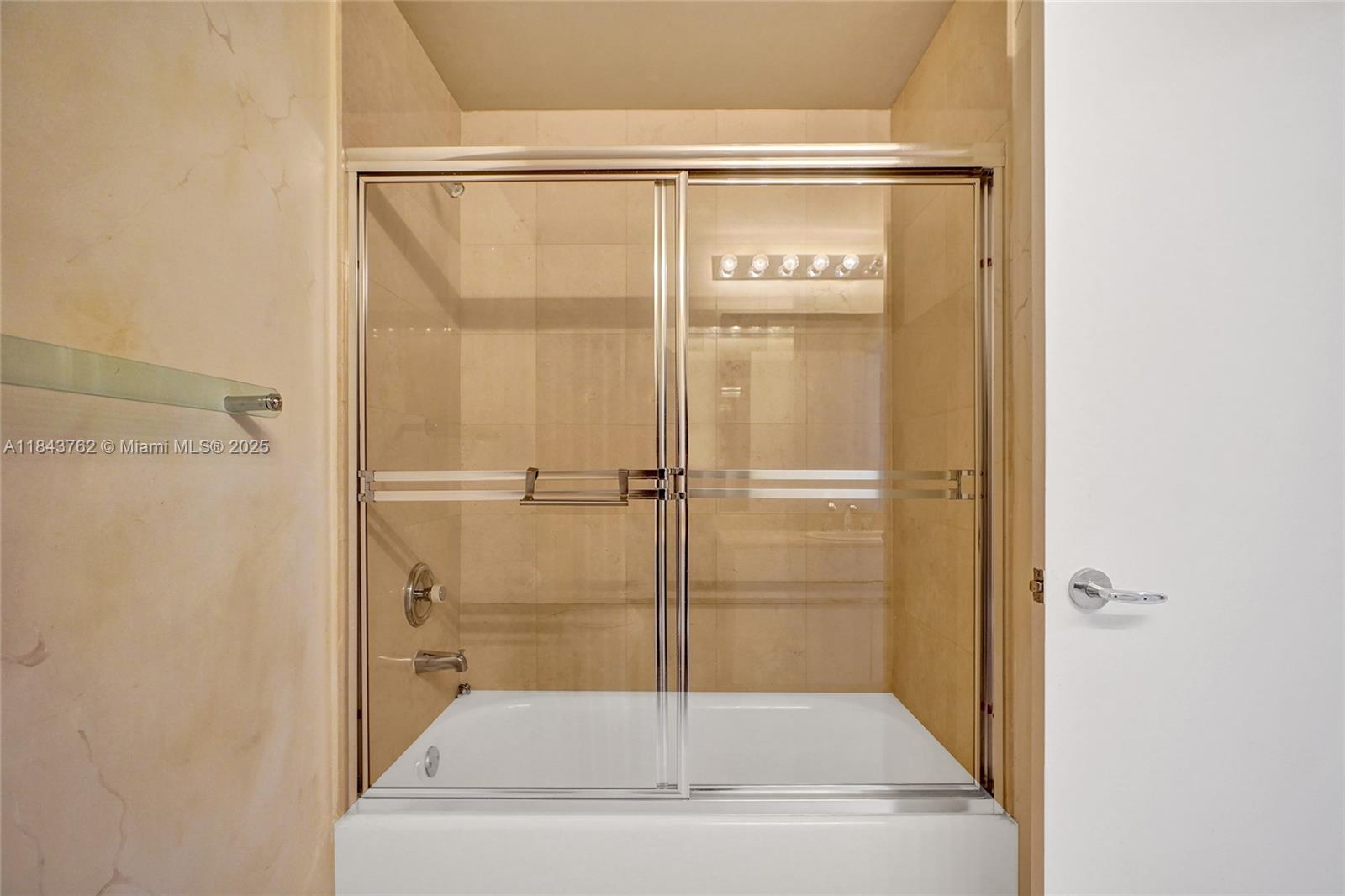 21150 Point Pl #406, Aventura FL 33180