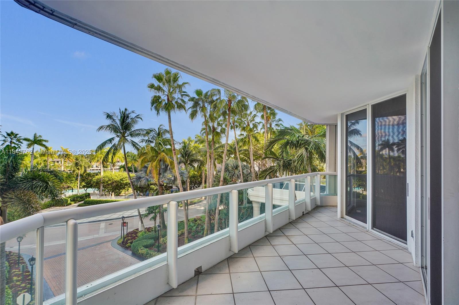 21150 Point Pl #406, Aventura FL 33180