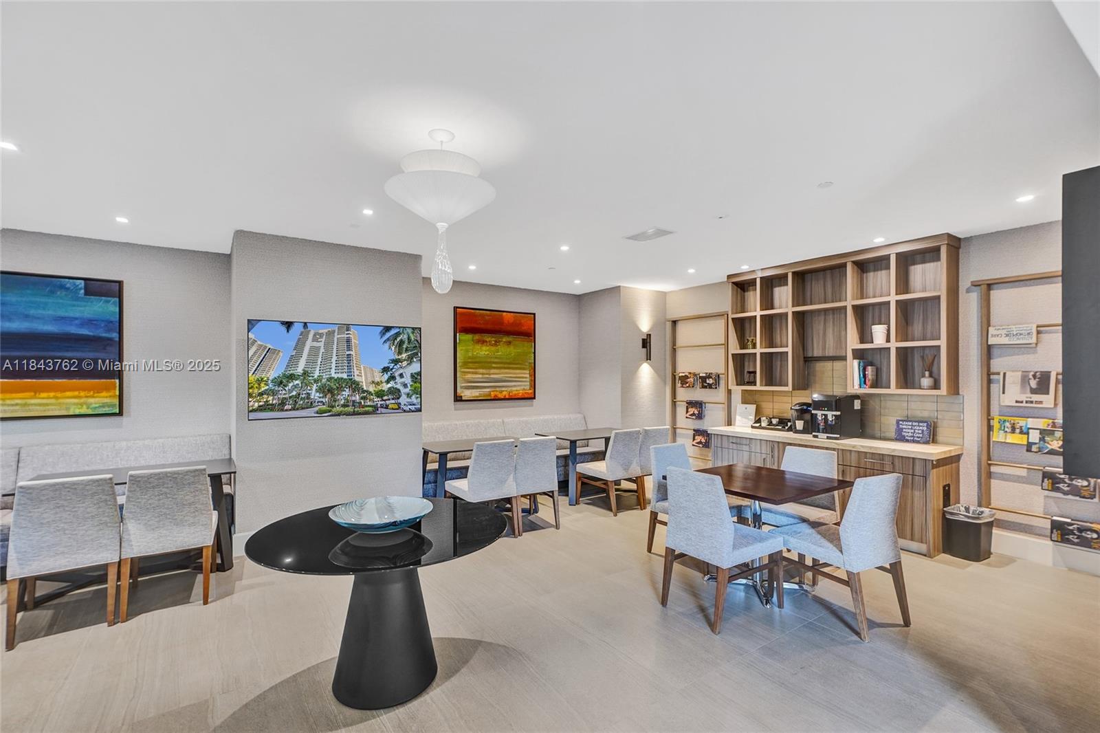 21150 Point Pl #406, Aventura FL 33180