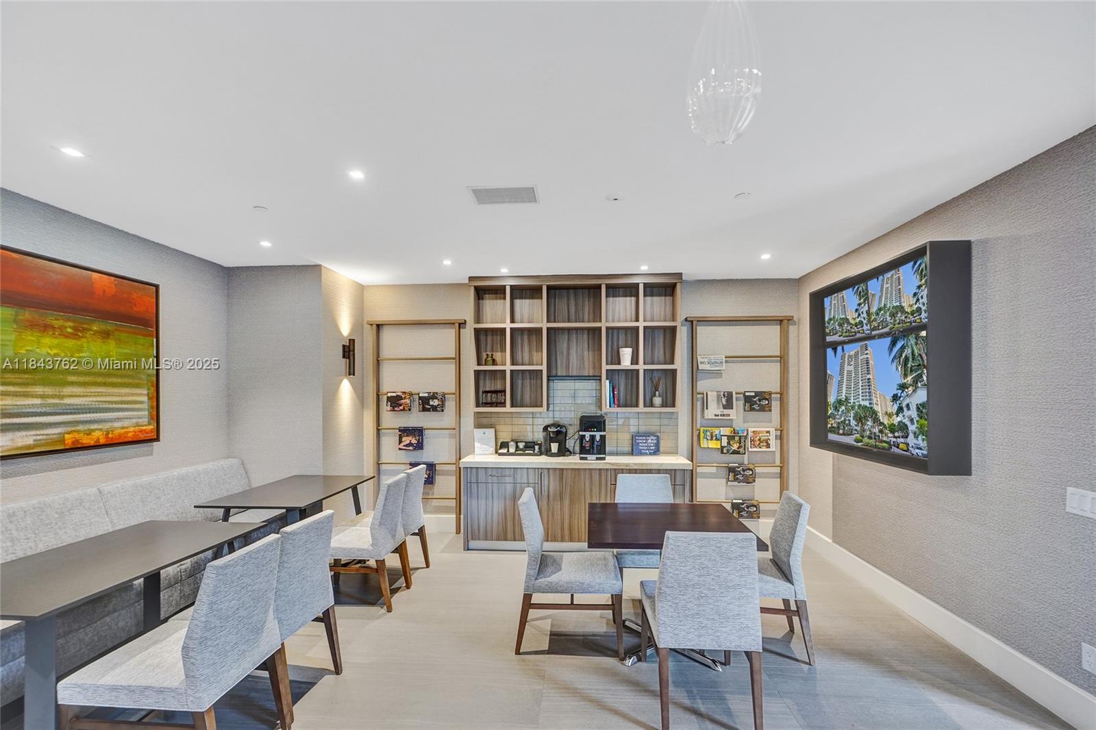 21150 Point Pl #406, Aventura FL 33180