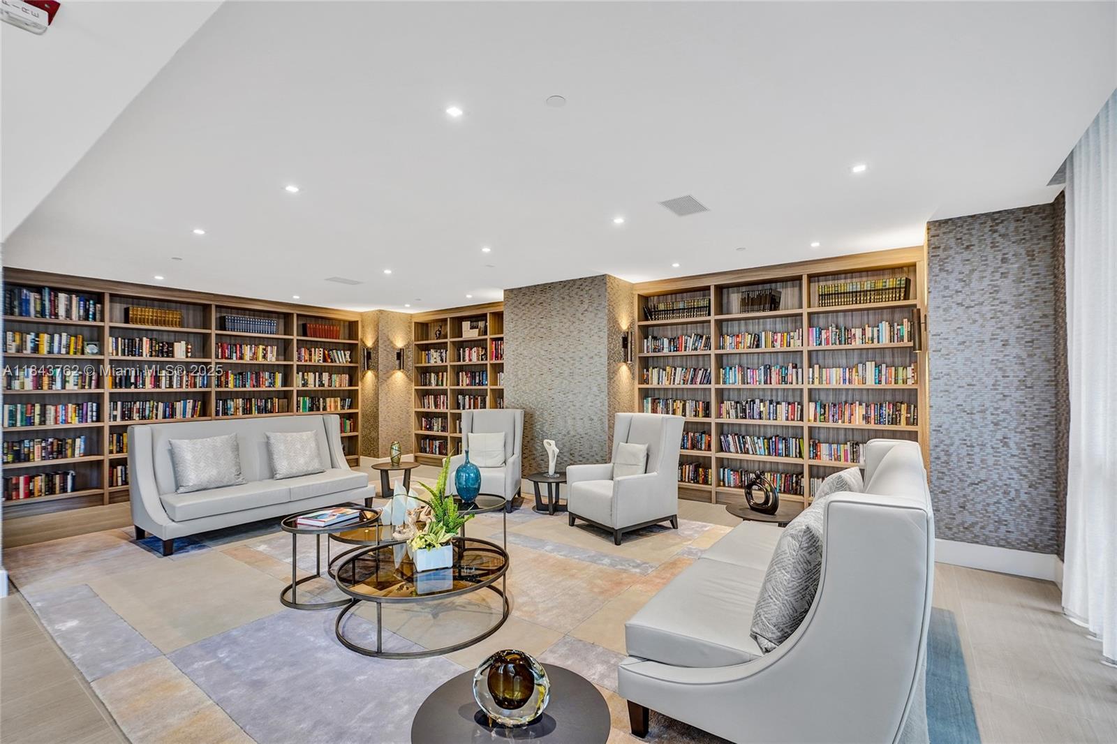 21150 Point Pl #406, Aventura FL 33180