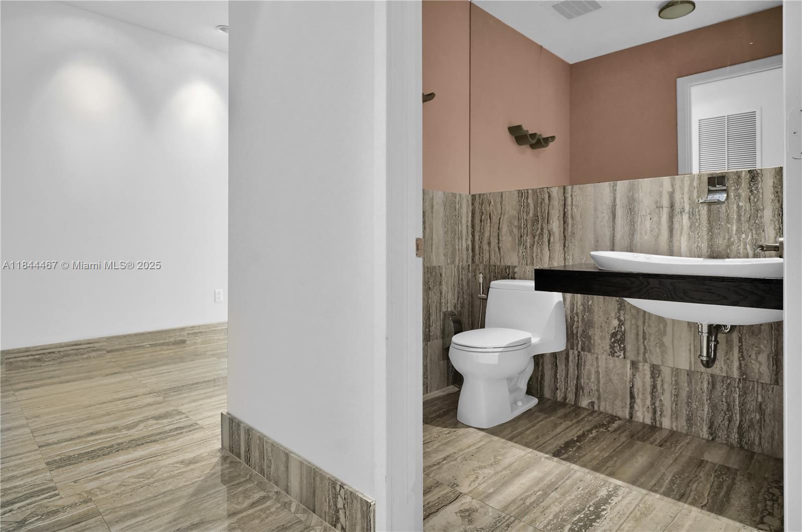 901 Brickell Key Blvd #3204, Miami FL 33131