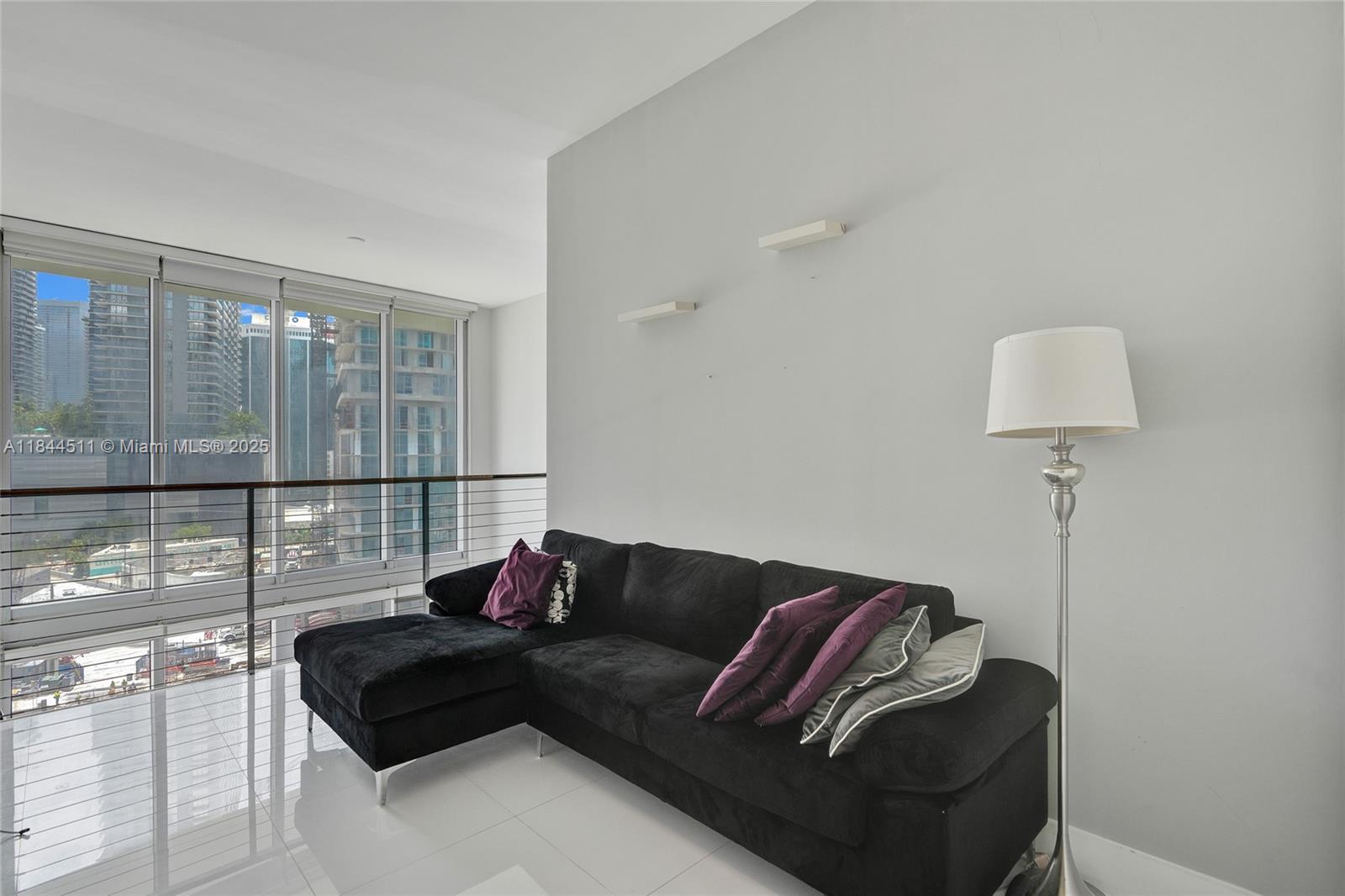 92 SW 3rd St #905, Miami FL 33130