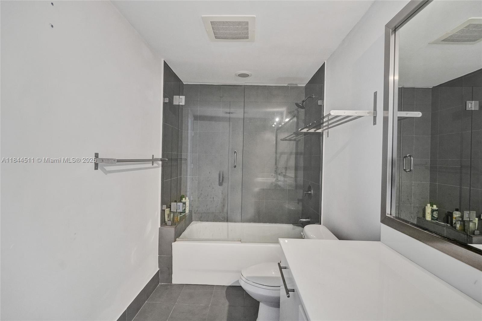 92 SW 3rd St #905, Miami FL 33130