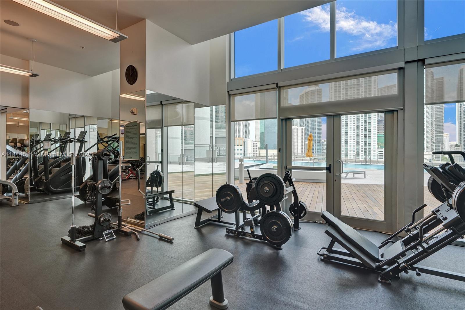 92 SW 3rd St #905, Miami FL 33130