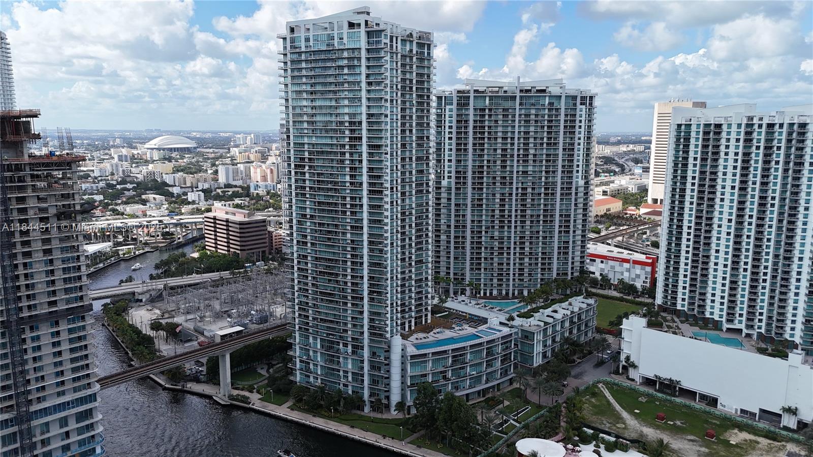 92 SW 3rd St #905, Miami FL 33130