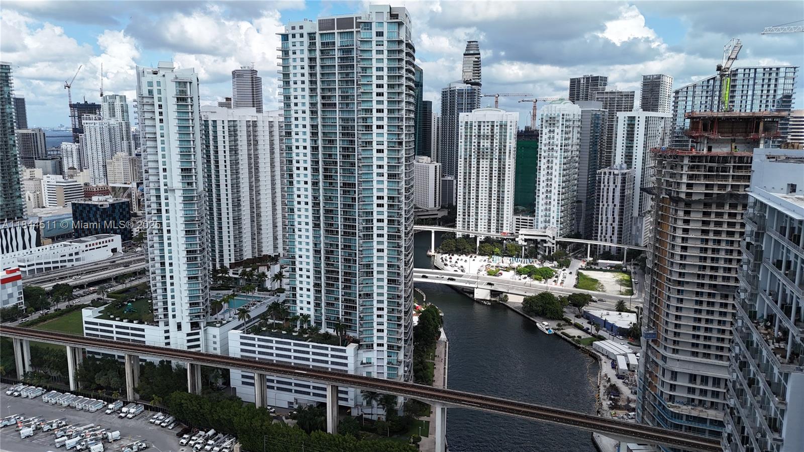 92 SW 3rd St #905, Miami FL 33130