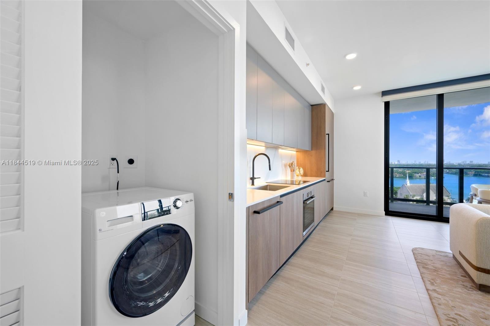 580 72nd St #1210, Miami Beach FL 33141