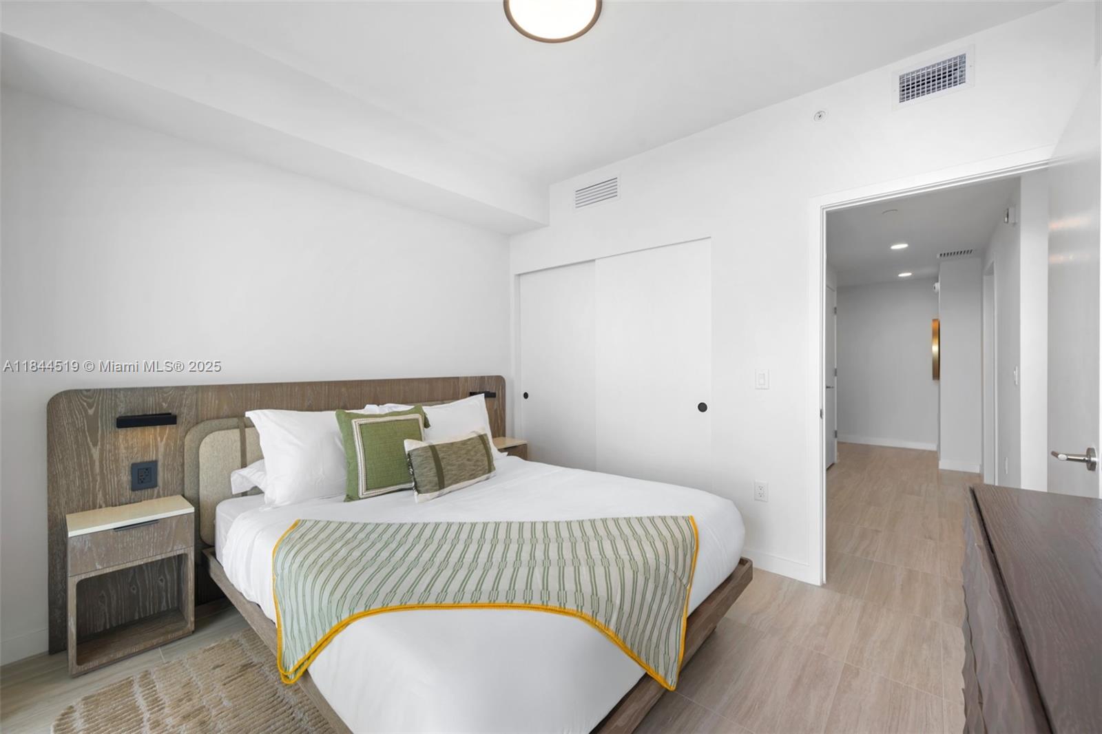 580 72nd St #1210, Miami Beach FL 33141