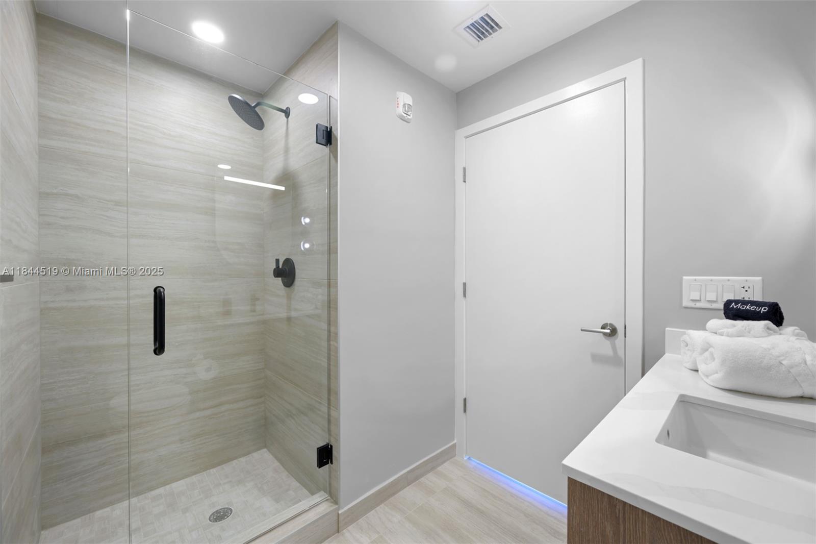 580 72nd St #1210, Miami Beach FL 33141