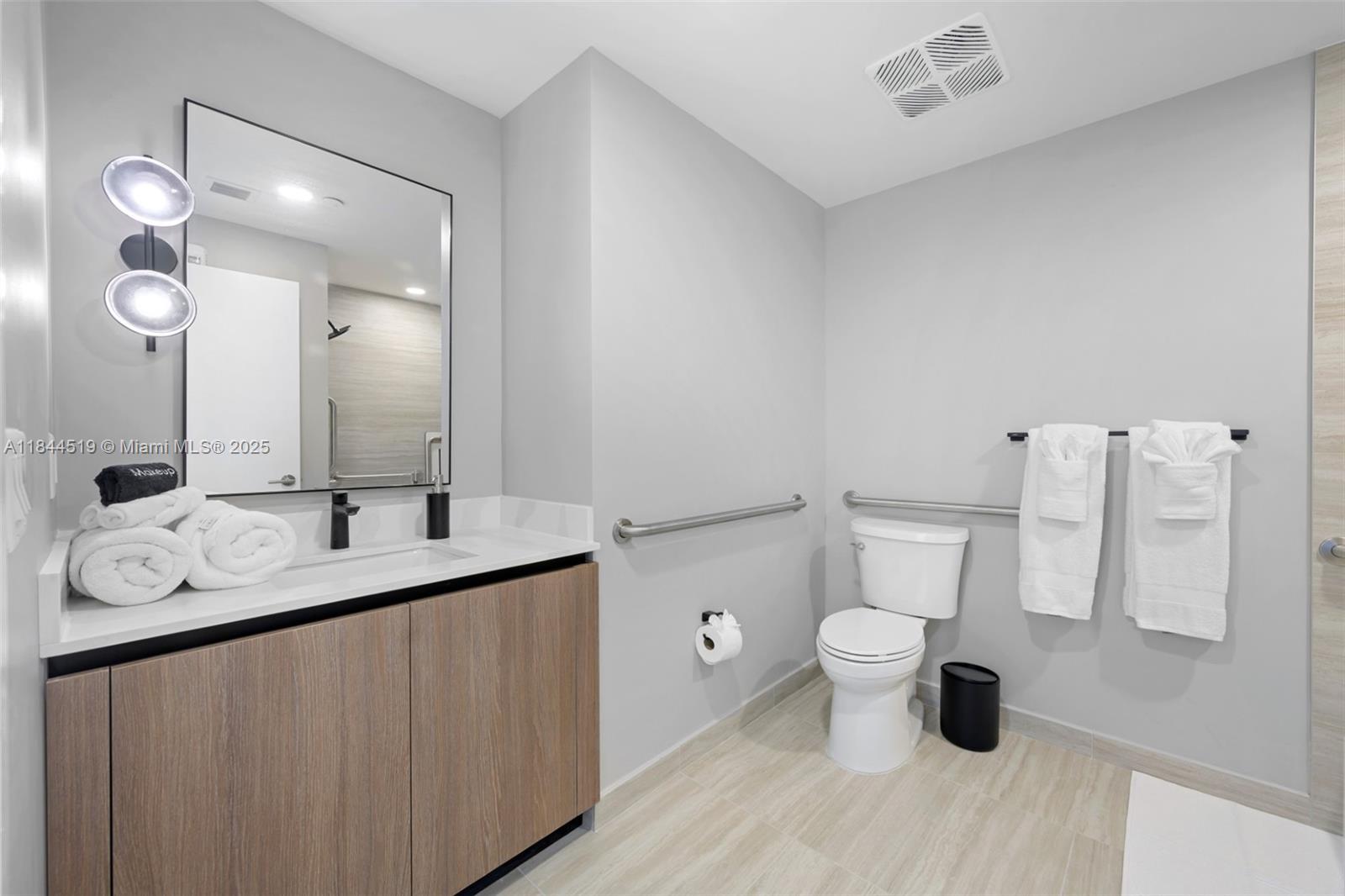 580 72nd St #1210, Miami Beach FL 33141