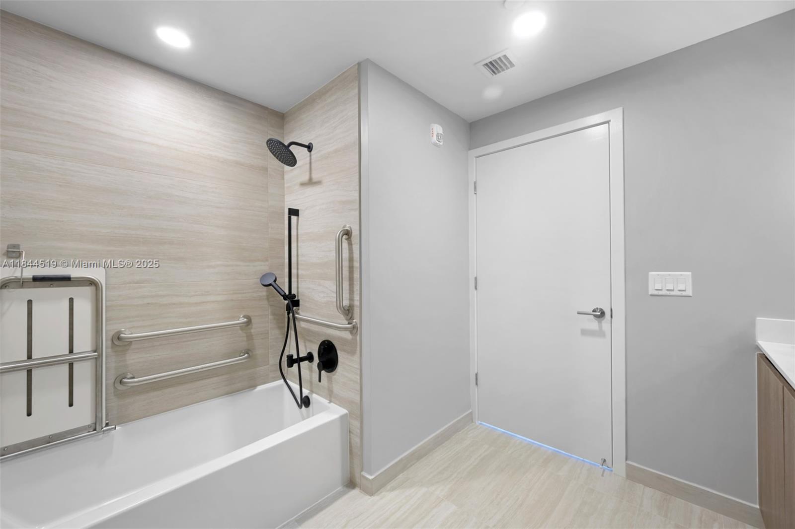 580 72nd St #1210, Miami Beach FL 33141