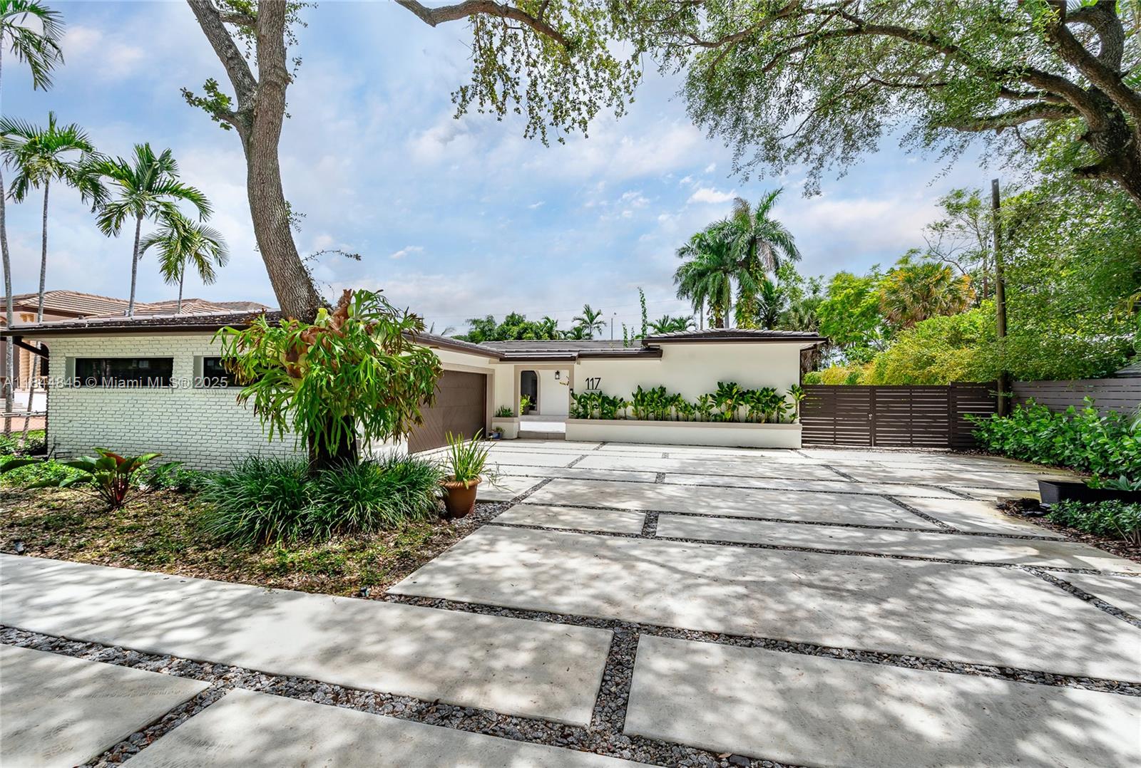 117 S Royal Poinciana Blvd, Miami Springs FL 33166