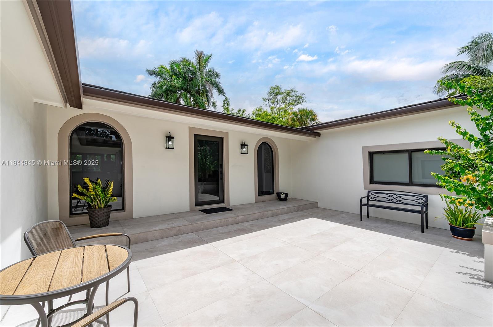 117 S Royal Poinciana Blvd, Miami Springs FL 33166
