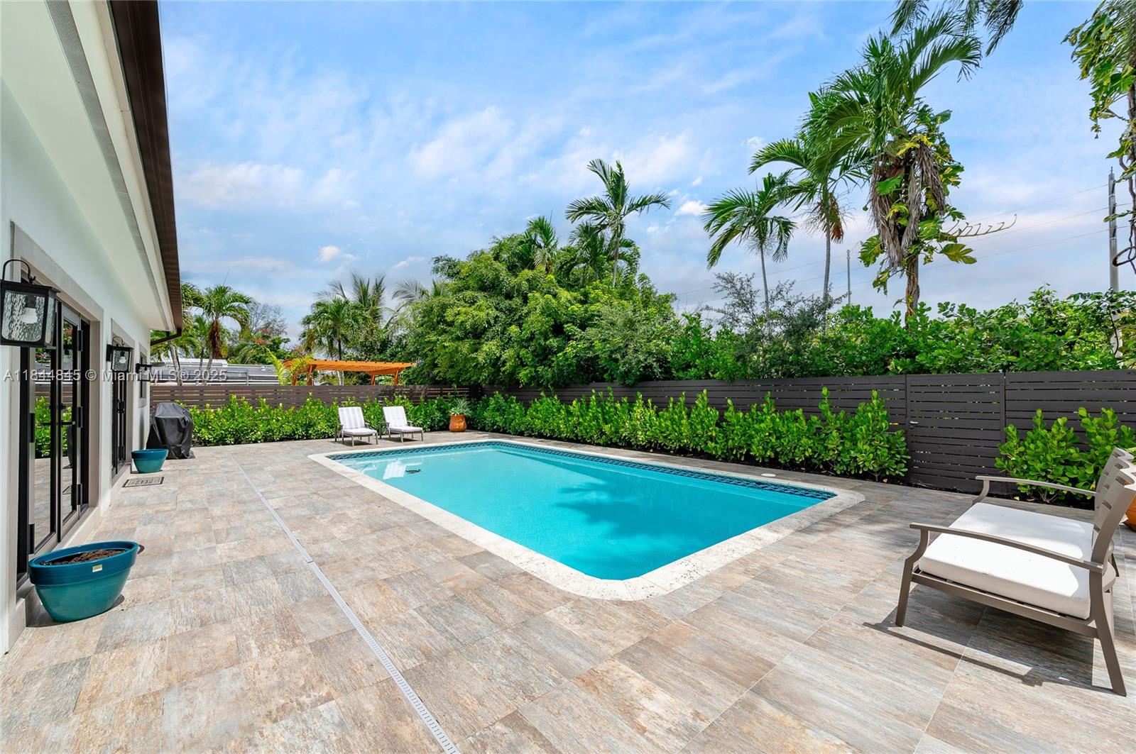 117 S Royal Poinciana Blvd, Miami Springs FL 33166