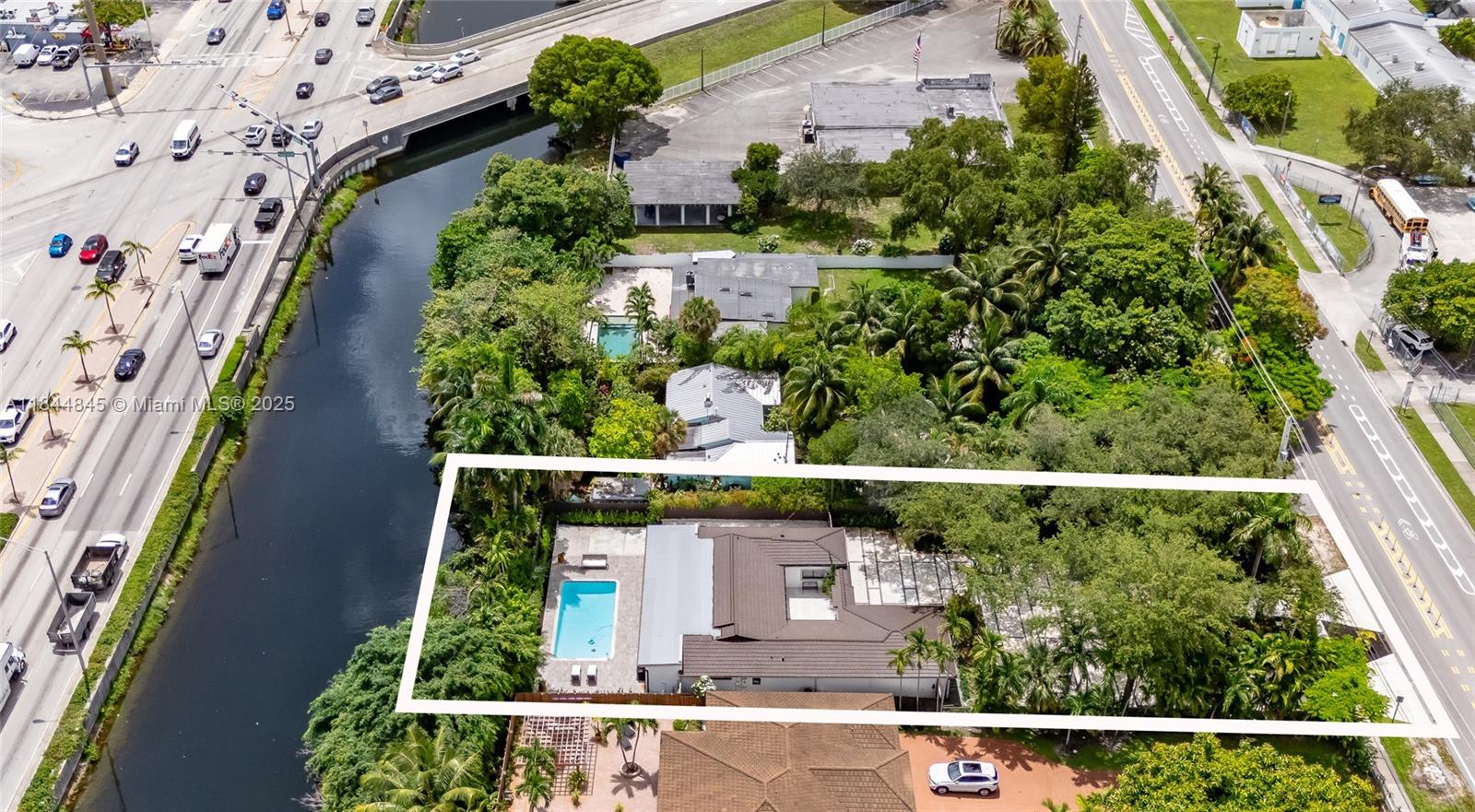 117 S Royal Poinciana Blvd, Miami Springs FL 33166