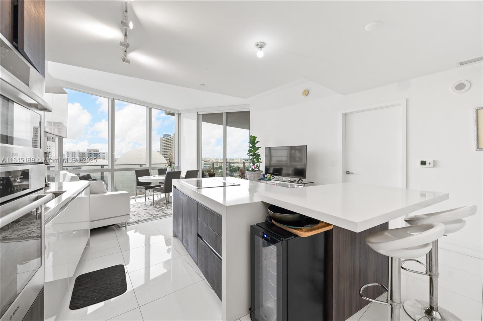851 NE 1st Ave #1410, Miami FL 33132
