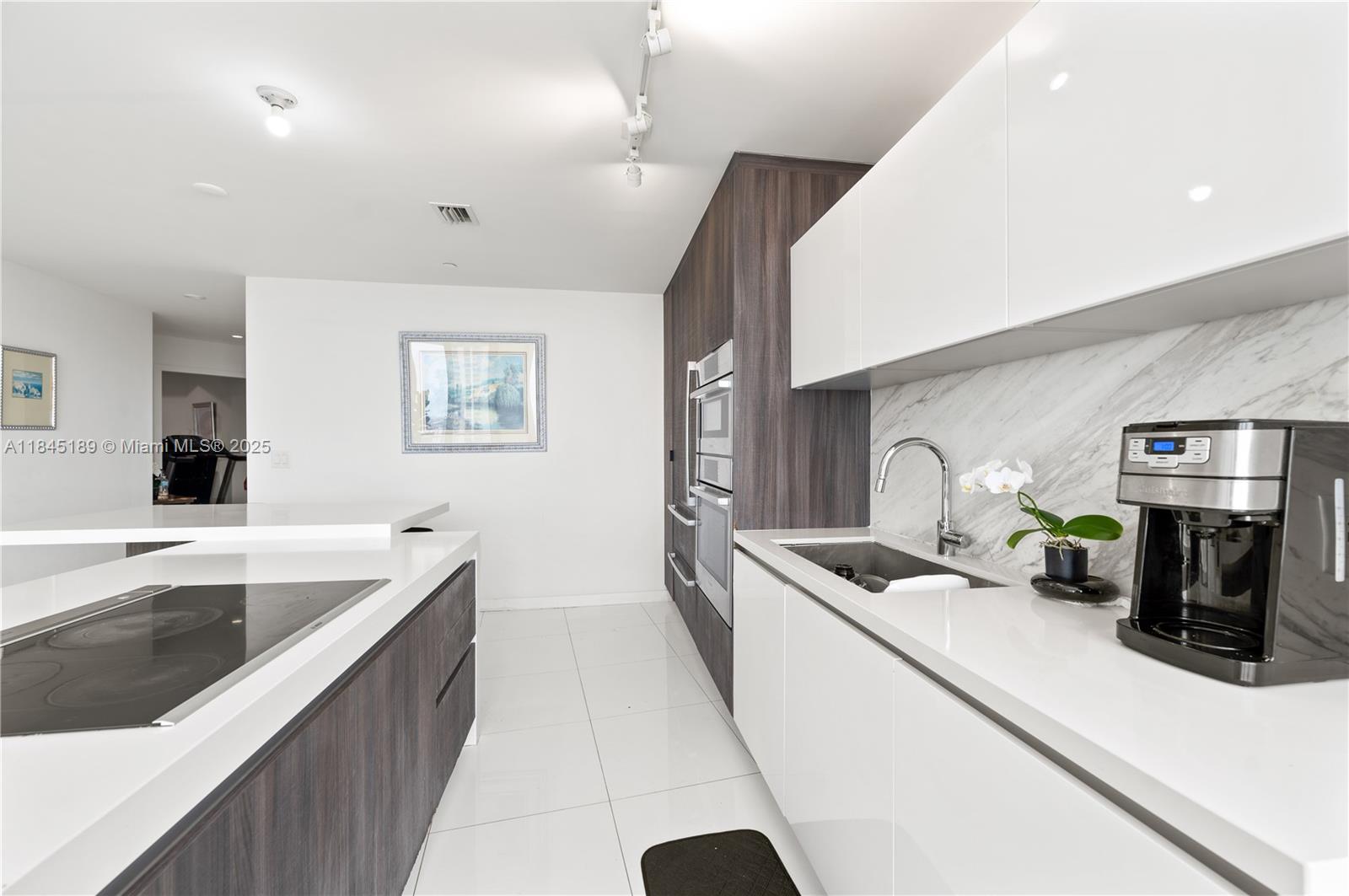 851 NE 1st Ave #1410, Miami FL 33132