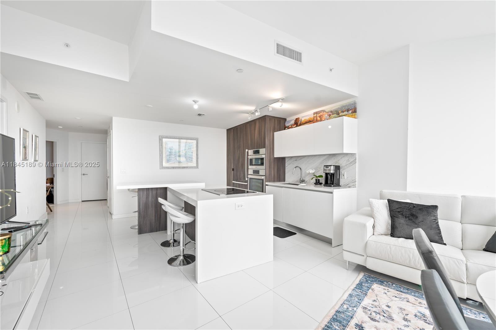 851 NE 1st Ave #1410, Miami FL 33132