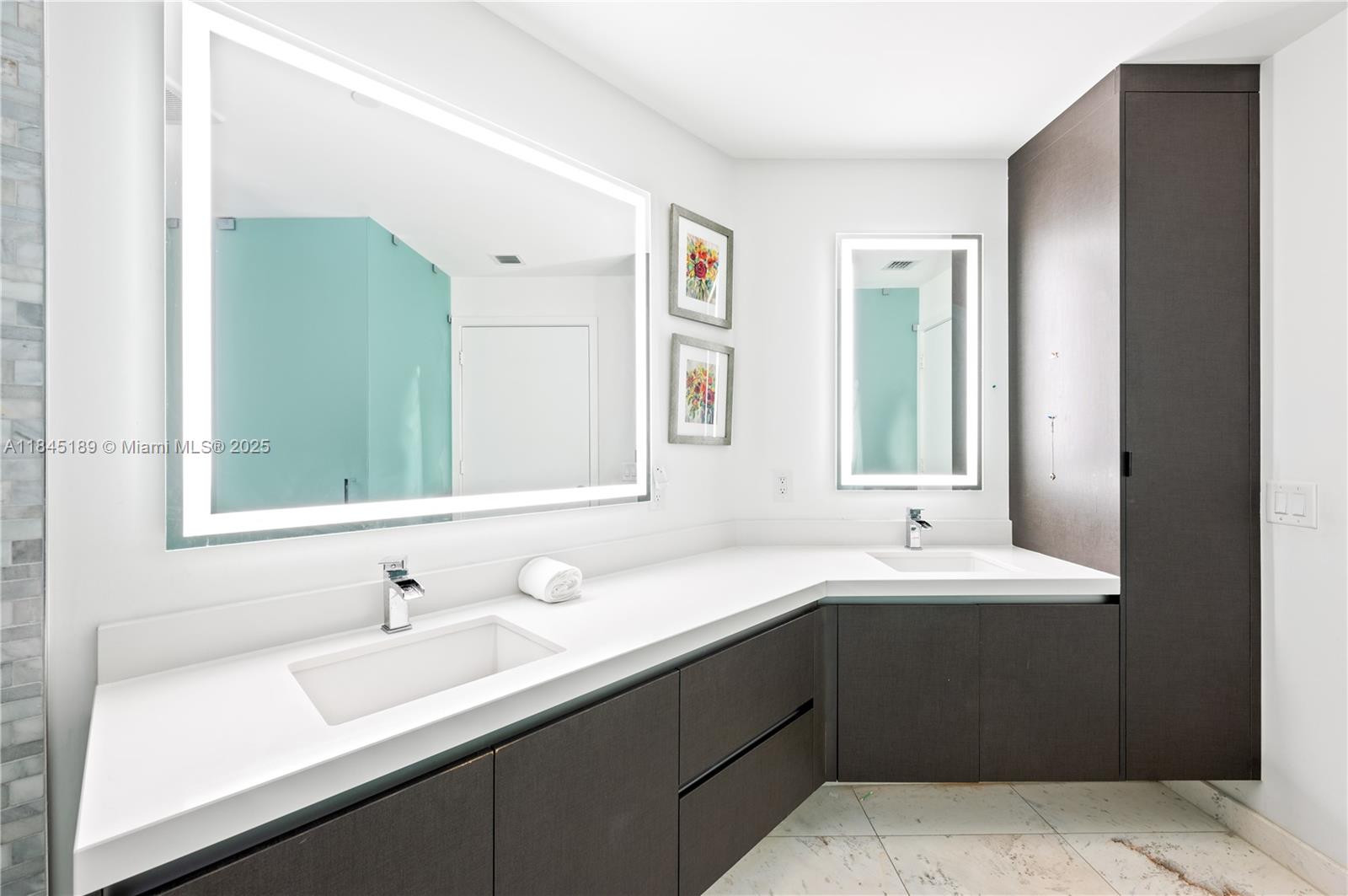 851 NE 1st Ave #1410, Miami FL 33132
