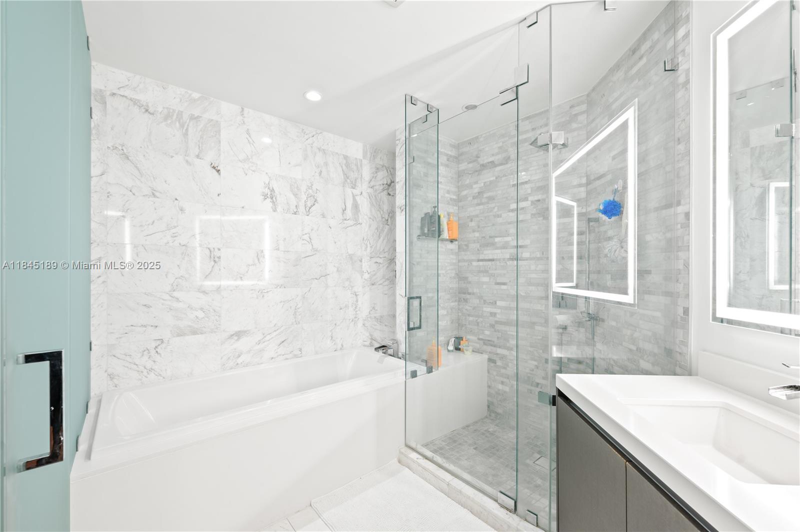 851 NE 1st Ave #1410, Miami FL 33132