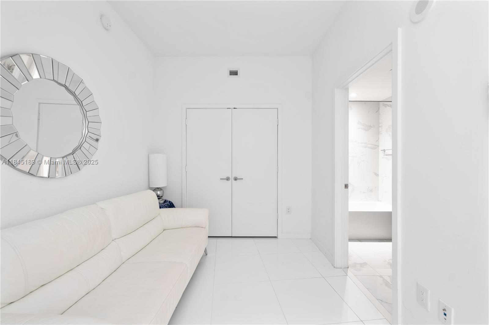 851 NE 1st Ave #1410, Miami FL 33132