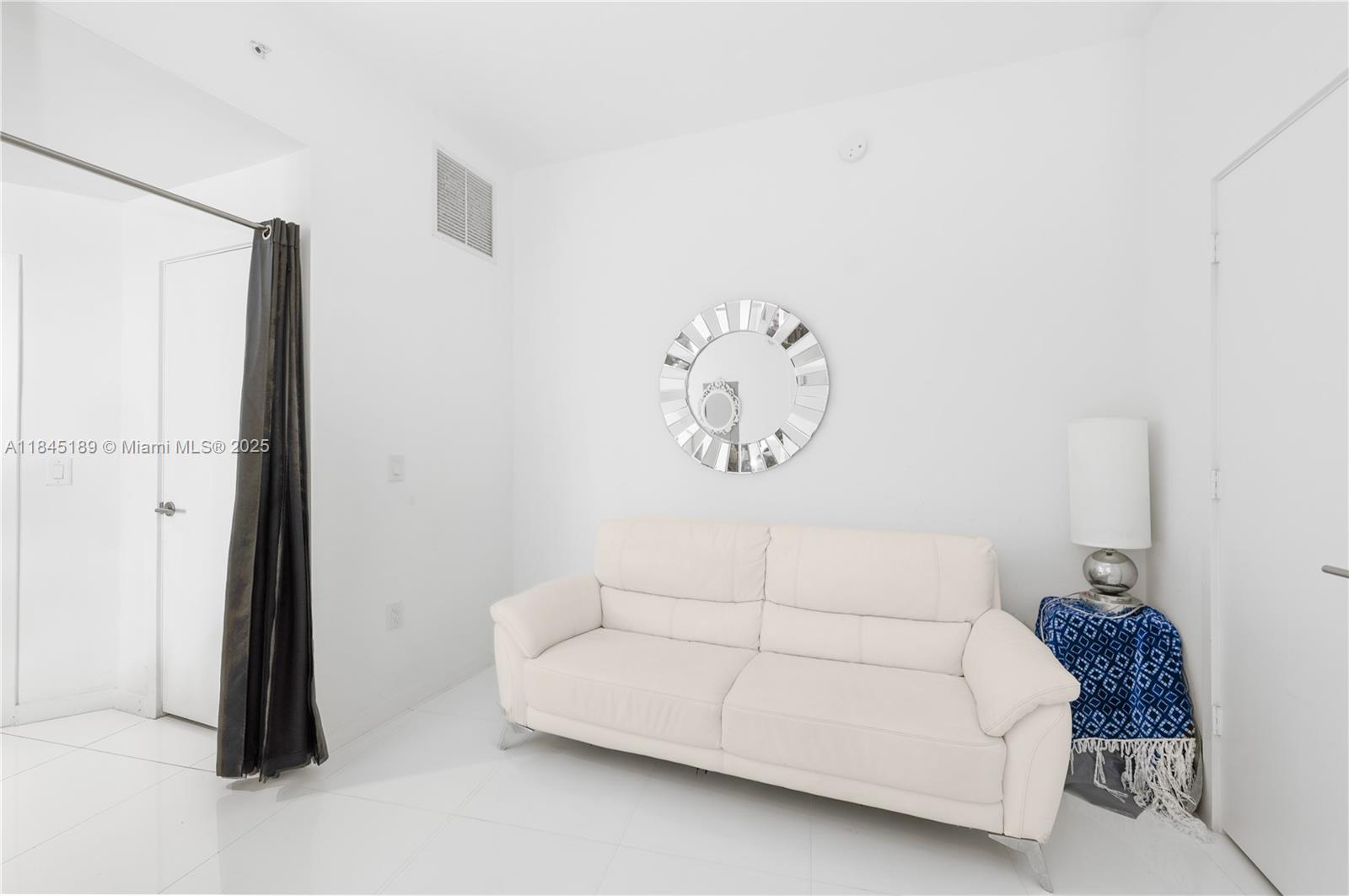 851 NE 1st Ave #1410, Miami FL 33132